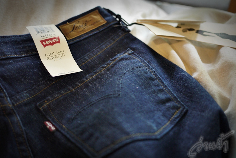 มาค้นหายีนส์ที่”ใช่”ในแบบของคุณเอง กับ Levi’s® SWAP jeans 2012